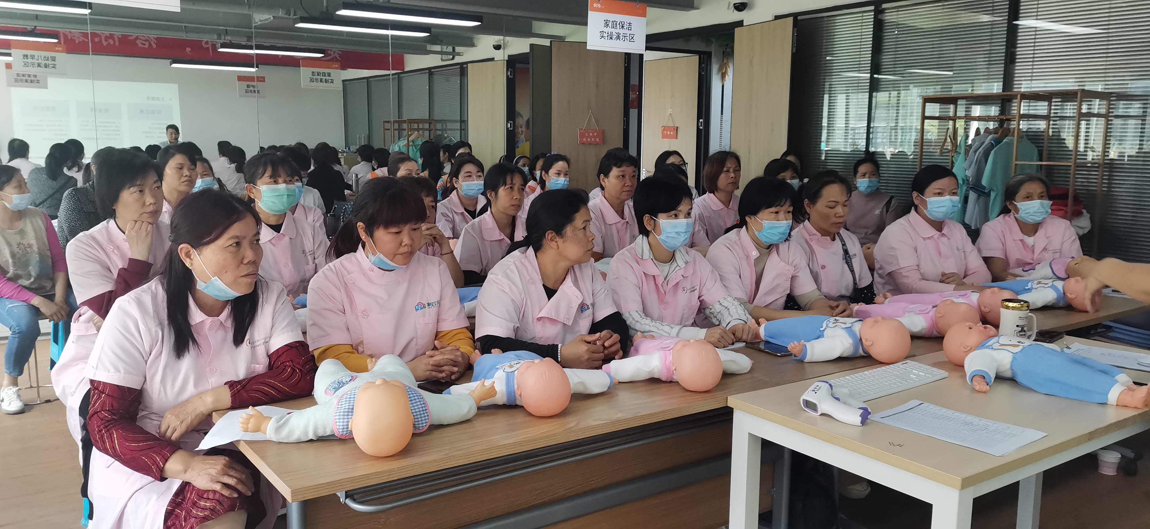 深圳育嬰師證在哪里報考？如何選擇合適的育嬰師培訓班？