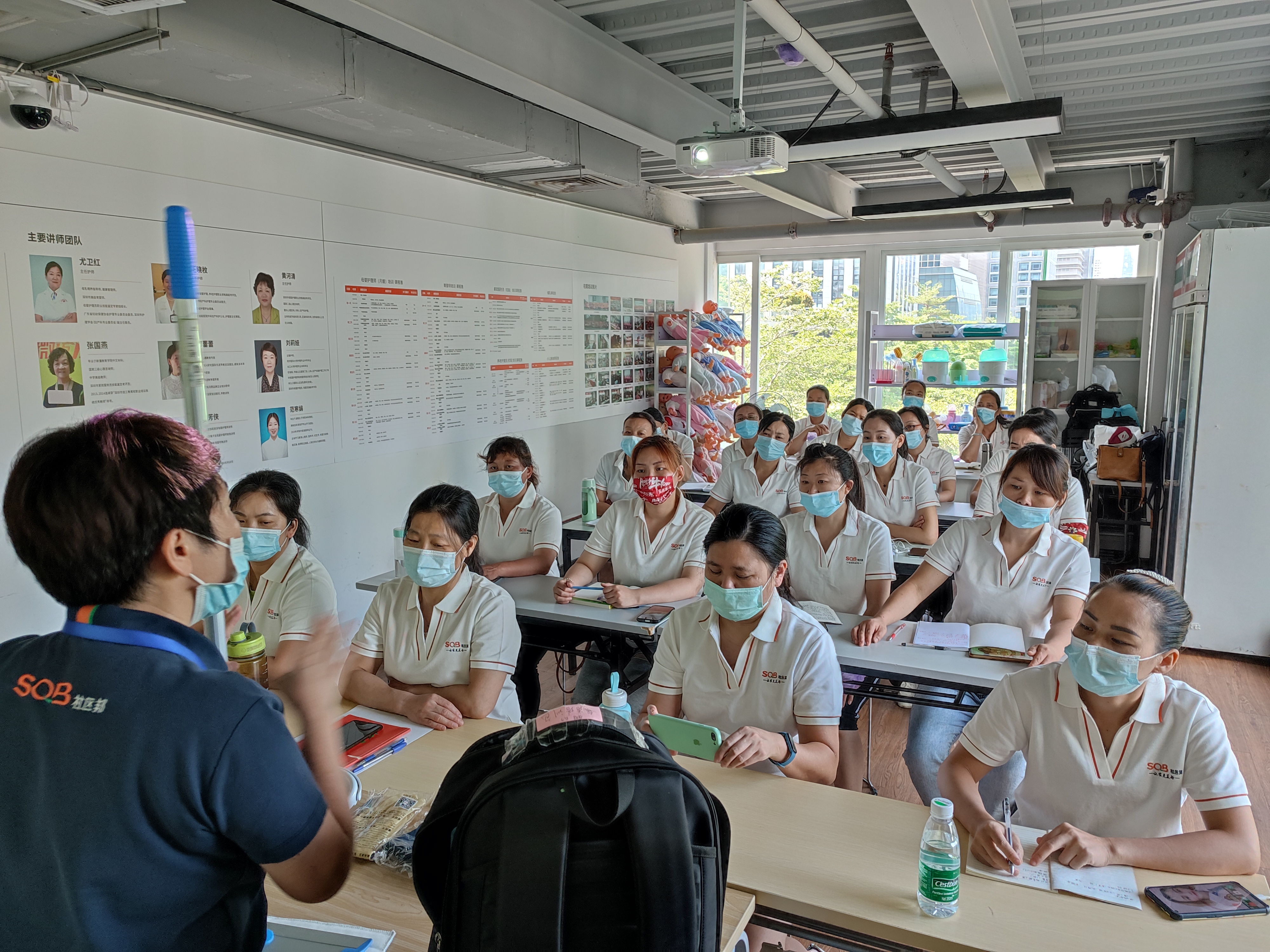 0元！插花茶藝、家務(wù)料理..公益回爐培訓(xùn)！深圳的家政人有福啦！